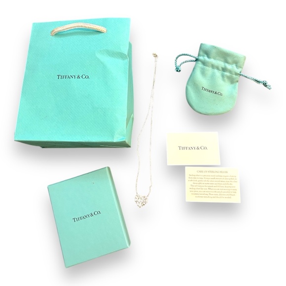 tiffany and co  olive leaf pendant - Picture 5 of 7